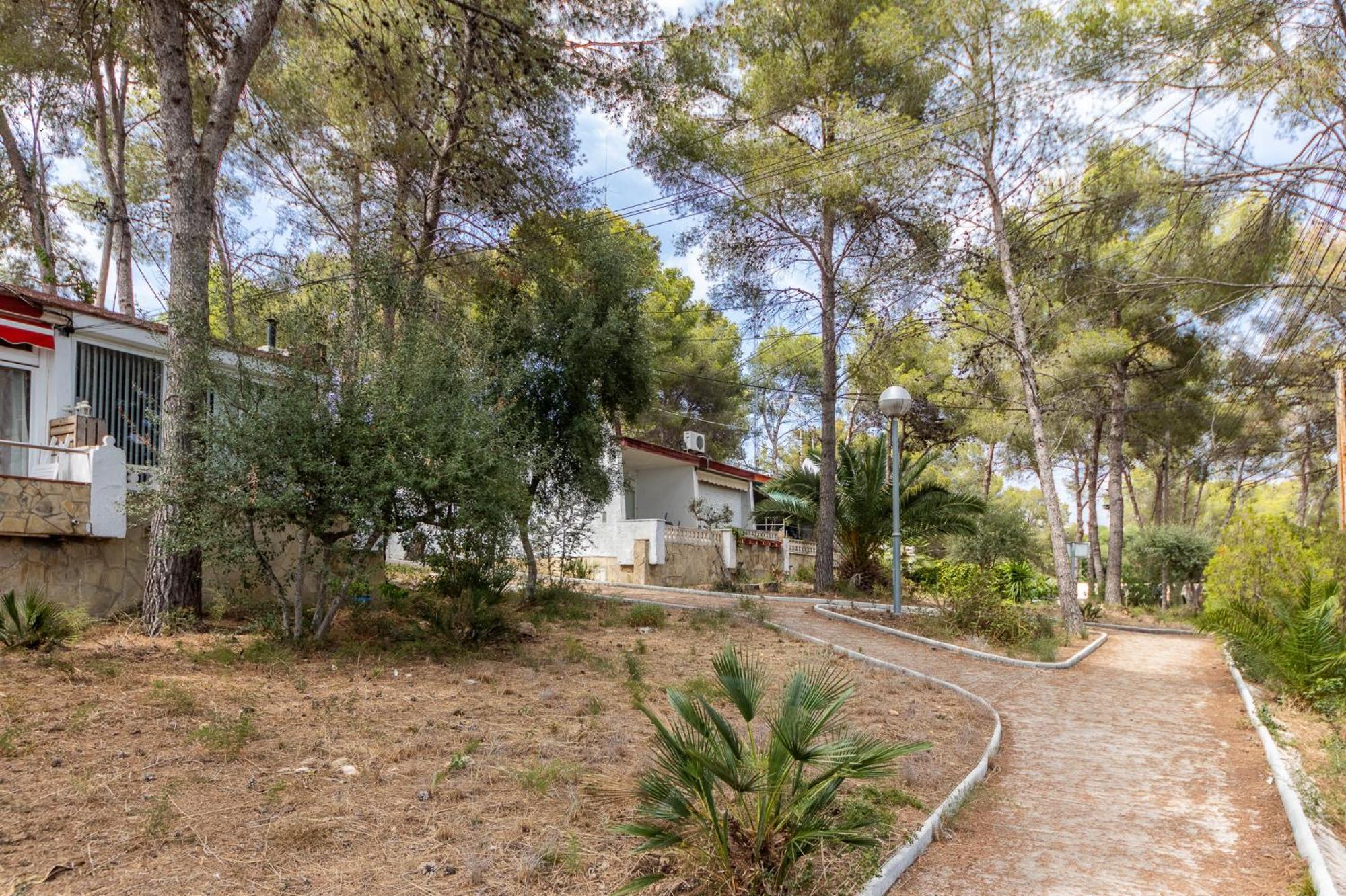 Luminoso Bungalow Con Parking Тарагона Екстериор снимка