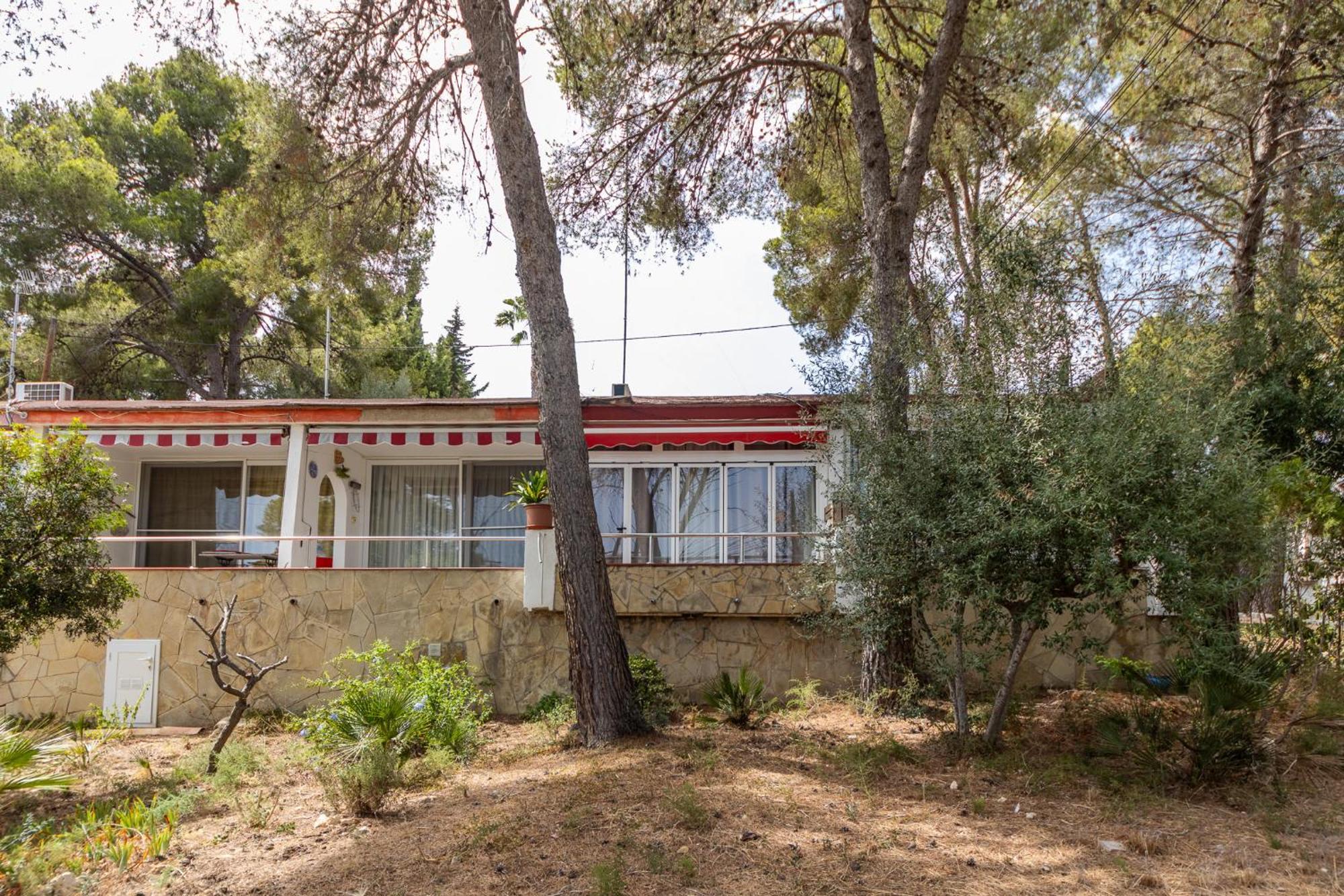 Luminoso Bungalow Con Parking Тарагона Екстериор снимка