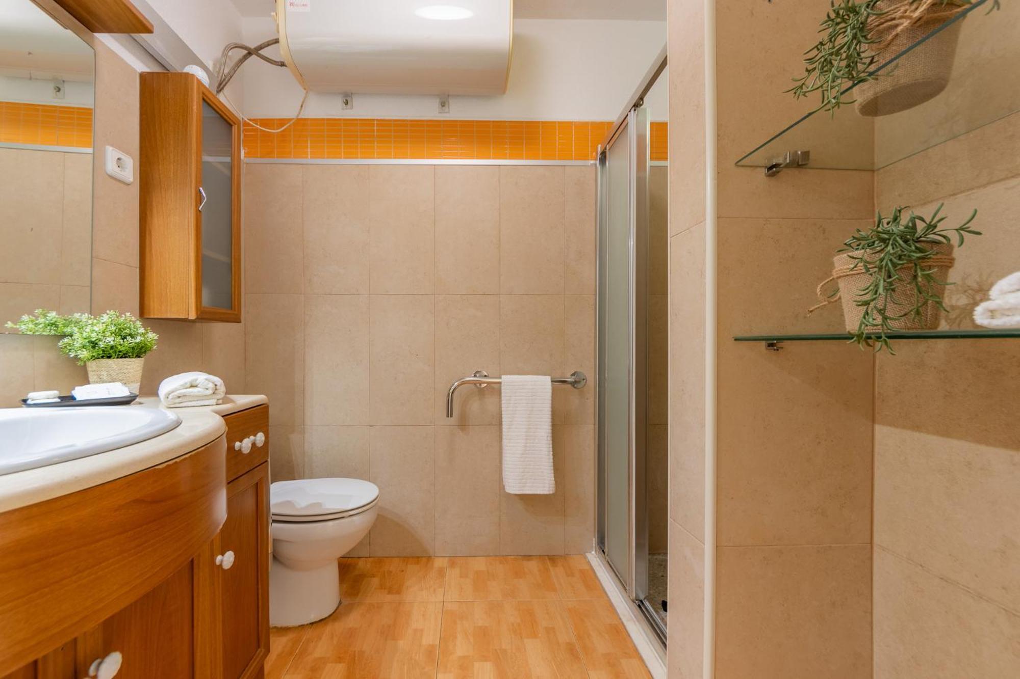 Luminoso Bungalow Con Parking Тарагона Екстериор снимка