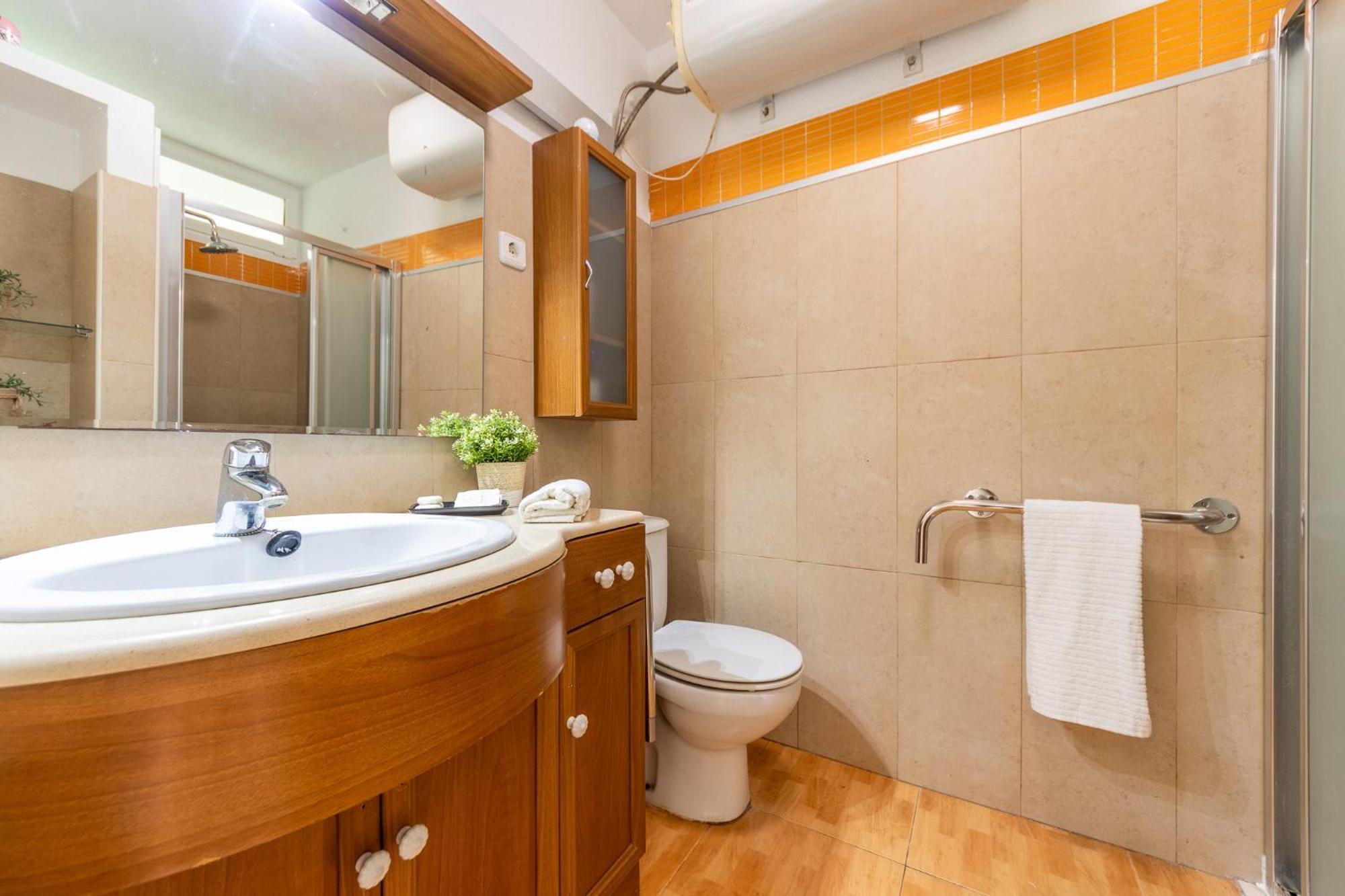 Luminoso Bungalow Con Parking Тарагона Екстериор снимка